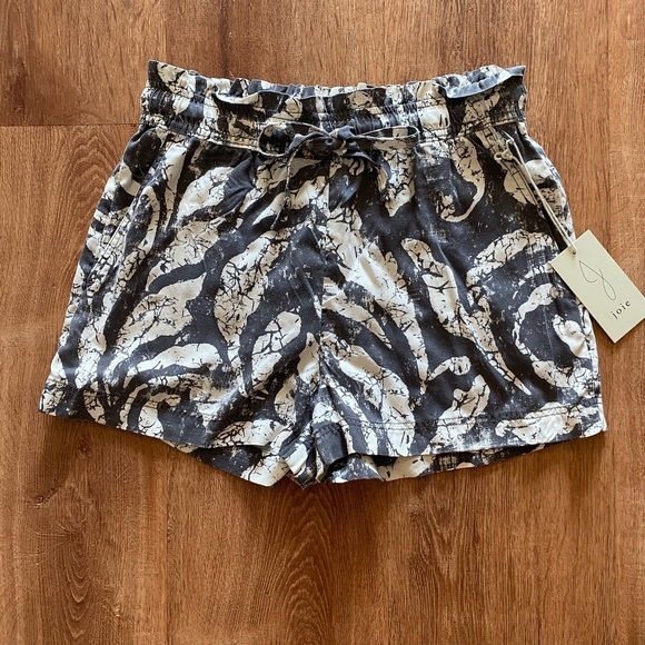 Joie Pants - Joie Charcoal and Cream Abstract Print Pull-On Shorts